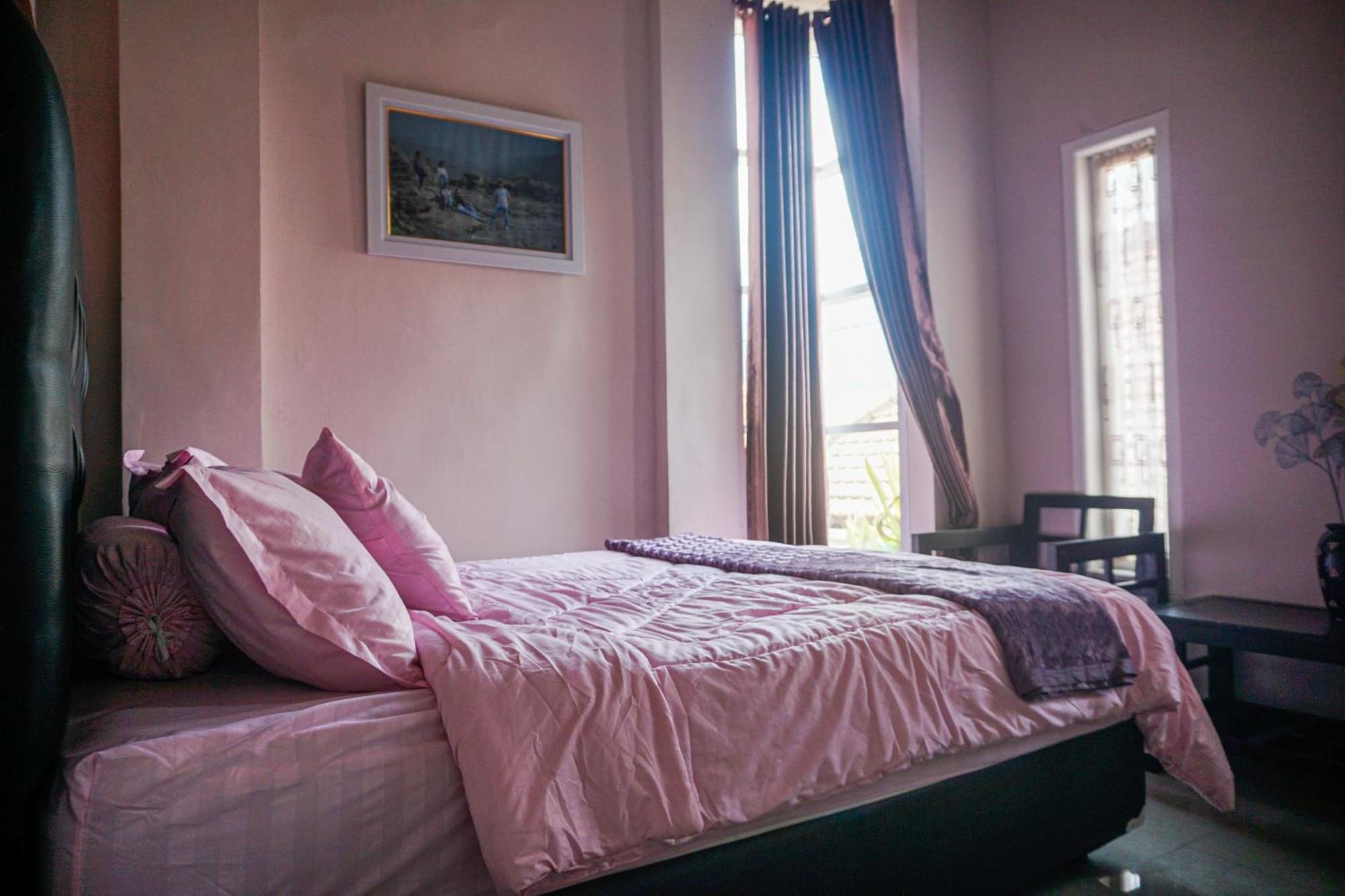 Gigafa Homestay โปรโบลิงโก ภายนอก รูปภาพ